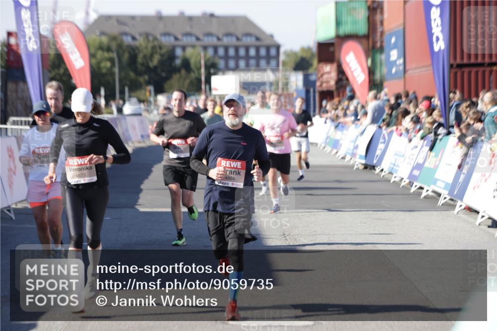 03.10.2025 - Köhlbrandbrückenlauf Jannik Wohlers http://msf.ph/oto/9059735 03.10.2025 13:12:33 Ziel 4189, 4609, 4638, 4700, 4745, 4858, 4864, 4873, 4908, 4973, 6466 meine-sportfotos.de