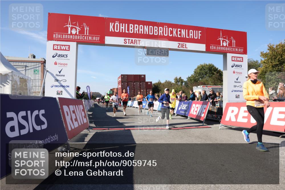 03.10.2025 - Köhlbrandbrückenlauf Lena Gebhardt http://msf.ph/oto/9059745 03.10.2025 13:10:25 Ziel 4147, 4364, 4429, 4479, 4710, 4711, 4774, 4822, 5029, 5689, 6024, 6294, 6587, 6781, 6782 meine-sportfotos.de