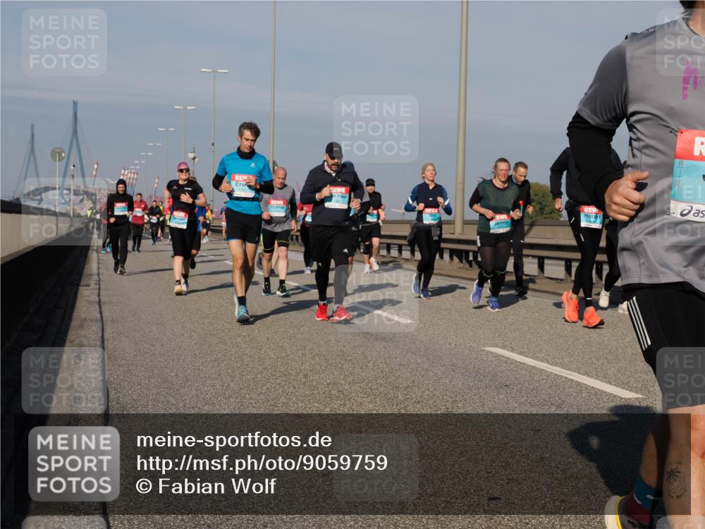 03.10.2025 - Köhlbrandbrückenlauf Fabian Wolf http://msf.ph/oto/9059759 03.10.2025 10:04:59 Position 3  meine-sportfotos.de