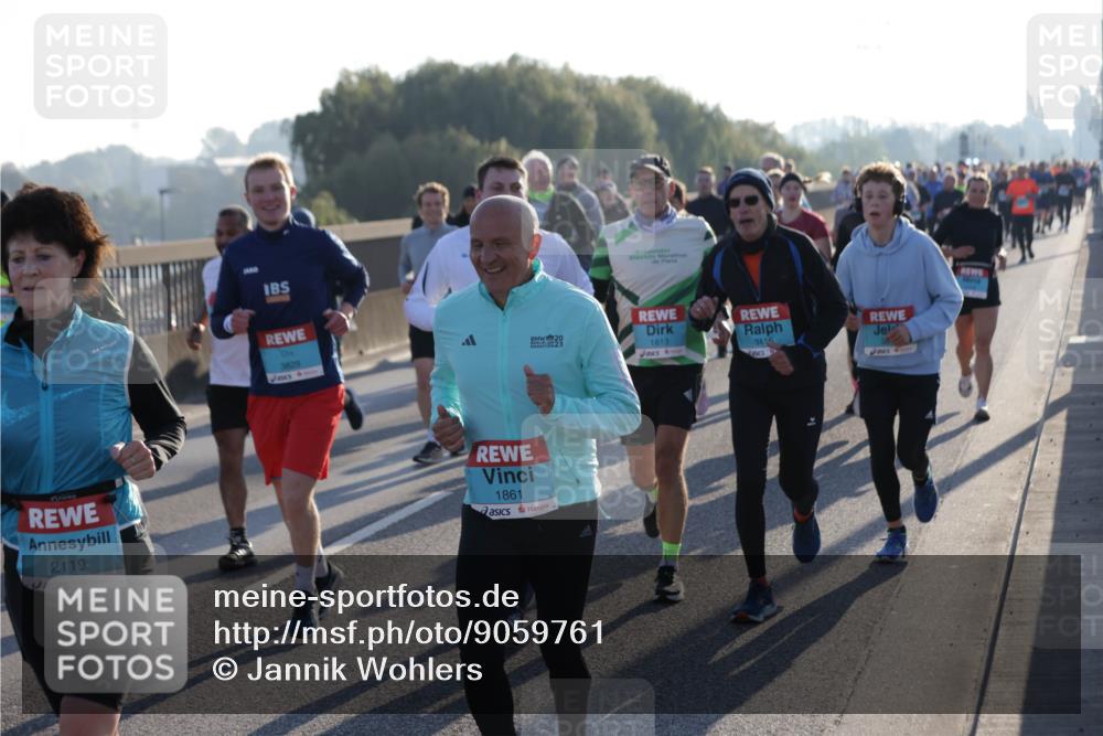 03.10.2025 - Köhlbrandbrückenlauf Jannik Wohlers http://msf.ph/oto/9059761 03.10.2025 09:22:20 Position 3 2119, 3115, 3829, 1813, 1861 meine-sportfotos.de
