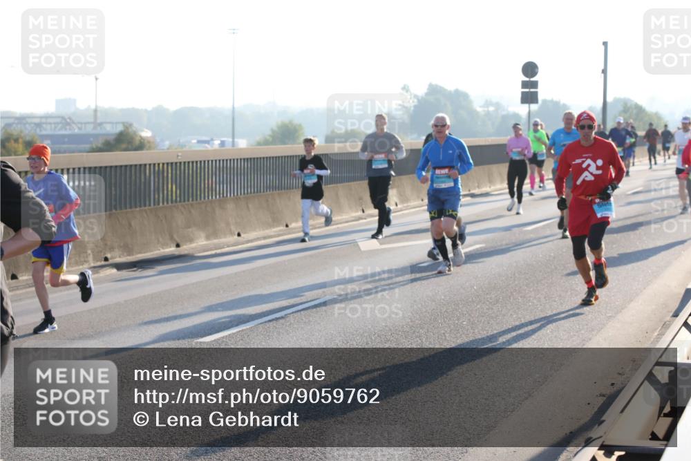 03.10.2025 - Köhlbrandbrückenlauf Lena Gebhardt http://msf.ph/oto/9059762 03.10.2025 09:18:57 Position 1  meine-sportfotos.de