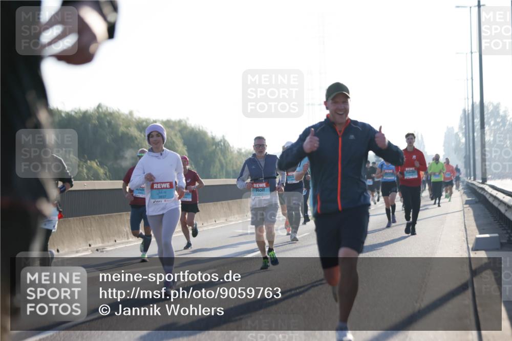 03.10.2025 - Köhlbrandbrückenlauf Jannik Wohlers http://msf.ph/oto/9059763 03.10.2025 09:14:30 Position 3 3837 meine-sportfotos.de