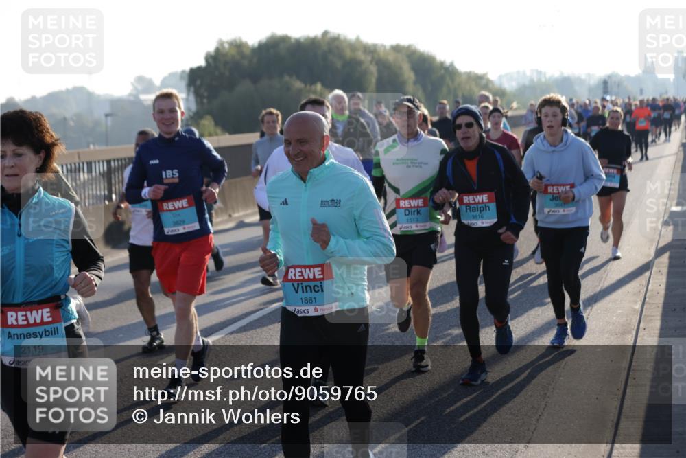 03.10.2025 - Köhlbrandbrückenlauf Jannik Wohlers http://msf.ph/oto/9059765 03.10.2025 09:22:20 Position 3 2119, 3829, 20, 23, 1813, 3116, 3647, 1861 meine-sportfotos.de