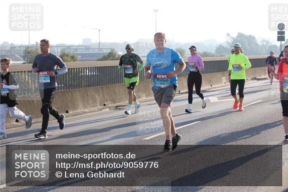03.10.2025 - Köhlbrandbrückenlauf Lena Gebhardt http://msf.ph/oto/9059776 03.10.2025 09:19:01 Position 1 1172, 3585, 319 meine-sportfotos.de