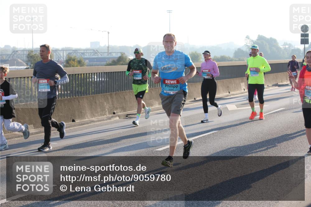 03.10.2025 - Köhlbrandbrückenlauf Lena Gebhardt http://msf.ph/oto/9059780 03.10.2025 09:19:01 Position 1 1172, 1, 3585, 1409, 3197 meine-sportfotos.de
