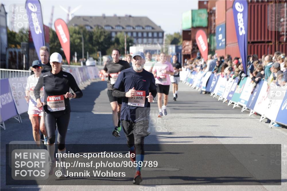 03.10.2025 - Köhlbrandbrückenlauf Jannik Wohlers http://msf.ph/oto/9059789 03.10.2025 13:12:34 Ziel 4189, 4609, 4638, 4700, 4745, 4858, 4864, 4873, 4973, 5874, 6466, 6588 meine-sportfotos.de