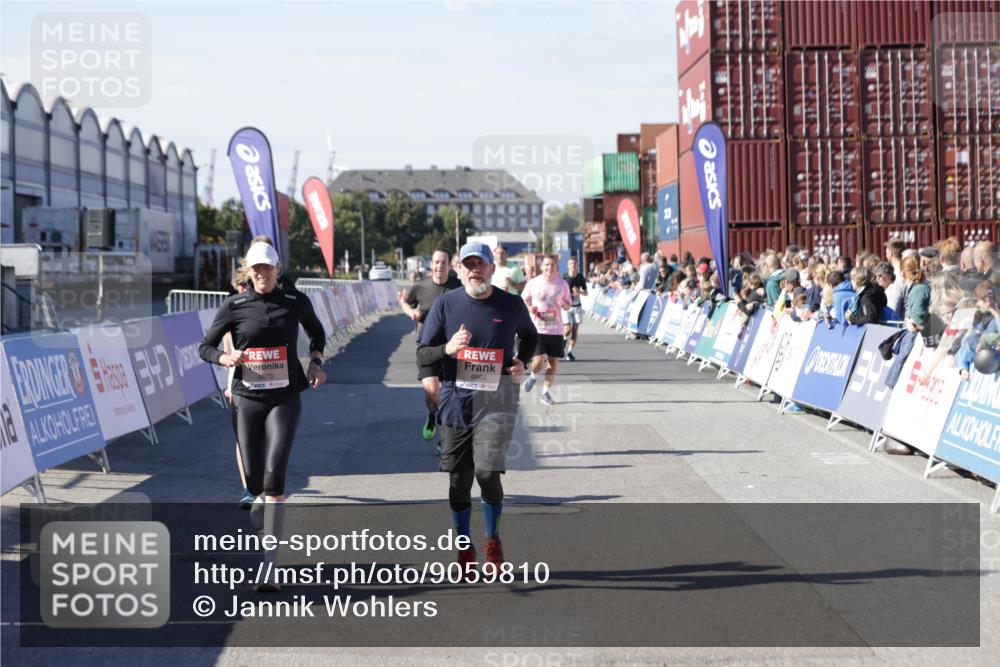 03.10.2025 - Köhlbrandbrückenlauf Jannik Wohlers http://msf.ph/oto/9059810 03.10.2025 13:12:35 Ziel 4048, 4189, 4609, 4638, 4700, 4745, 4858, 4864, 4873, 4973, 5874, 6466, 6588 meine-sportfotos.de