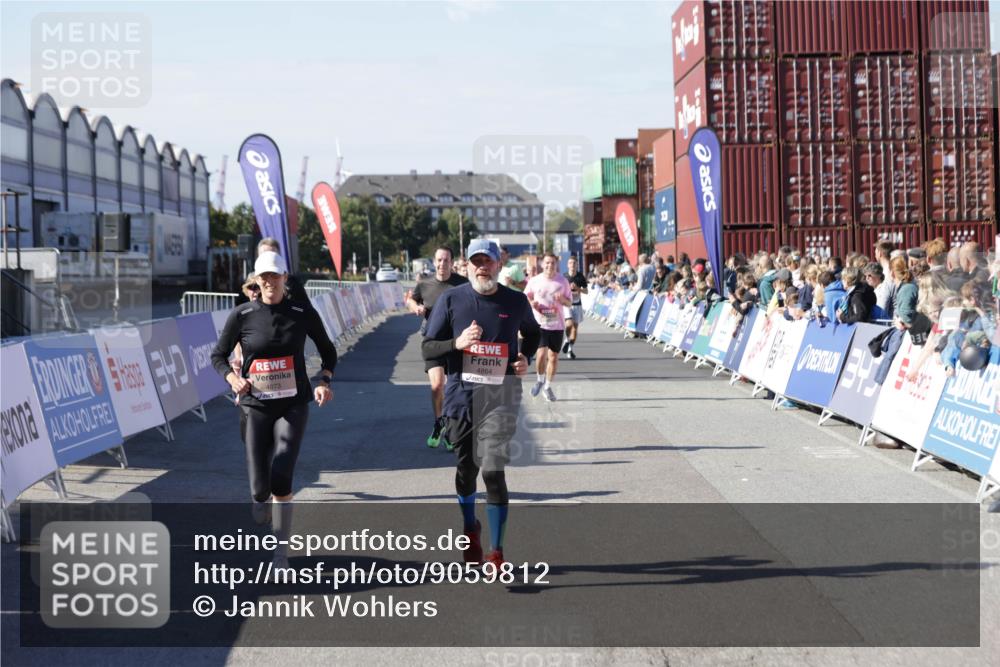 03.10.2025 - Köhlbrandbrückenlauf Jannik Wohlers http://msf.ph/oto/9059812 03.10.2025 13:12:35 Ziel 4048, 4189, 4609, 4638, 4700, 4745, 4858, 4864, 4873, 4973, 5874, 6466, 6588 meine-sportfotos.de