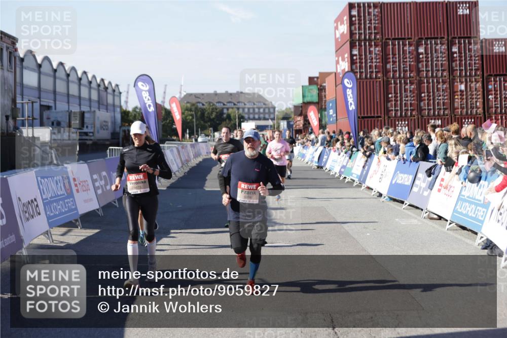 03.10.2025 - Köhlbrandbrückenlauf Jannik Wohlers http://msf.ph/oto/9059827 03.10.2025 13:12:35 Ziel 4048, 4189, 4609, 4638, 4700, 4745, 4858, 4864, 4873, 4973, 5874, 6466, 6588 meine-sportfotos.de