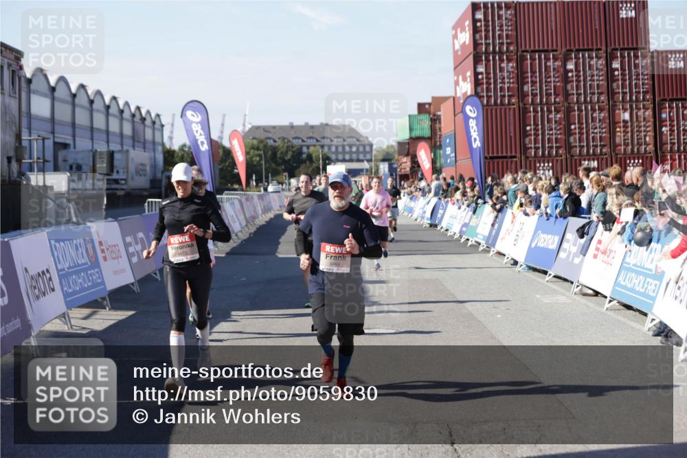 03.10.2025 - Köhlbrandbrückenlauf Jannik Wohlers http://msf.ph/oto/9059830 03.10.2025 13:12:35 Ziel 4048, 4189, 4609, 4638, 4700, 4745, 4858, 4864, 4873, 4973, 5874, 6466, 6588 meine-sportfotos.de