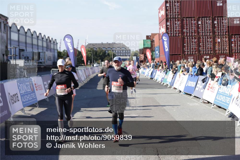 03.10.2025 - Köhlbrandbrückenlauf Jannik Wohlers http://msf.ph/oto/9059839 03.10.2025 13:12:35 Ziel 4048, 4189, 4609, 4638, 4700, 4745, 4858, 4864, 4873, 4973, 5874, 6466, 6588 meine-sportfotos.de
