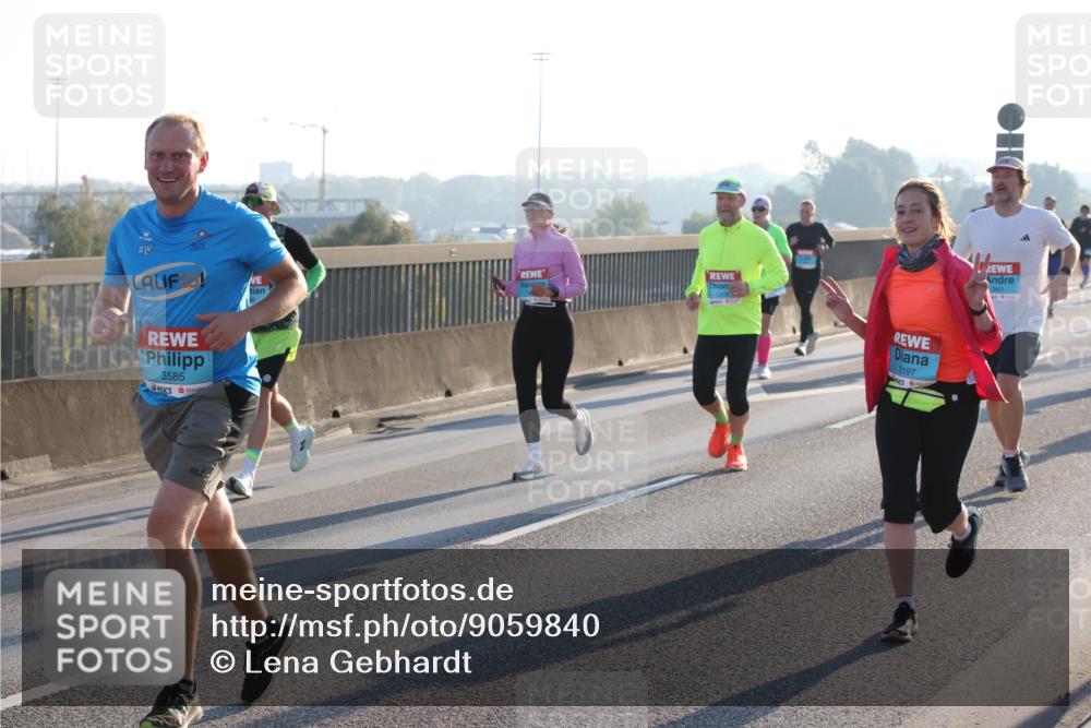 03.10.2025 - Köhlbrandbrückenlauf Lena Gebhardt http://msf.ph/oto/9059840 03.10.2025 09:19:01 Position 1 3585, 1409, 3197 meine-sportfotos.de