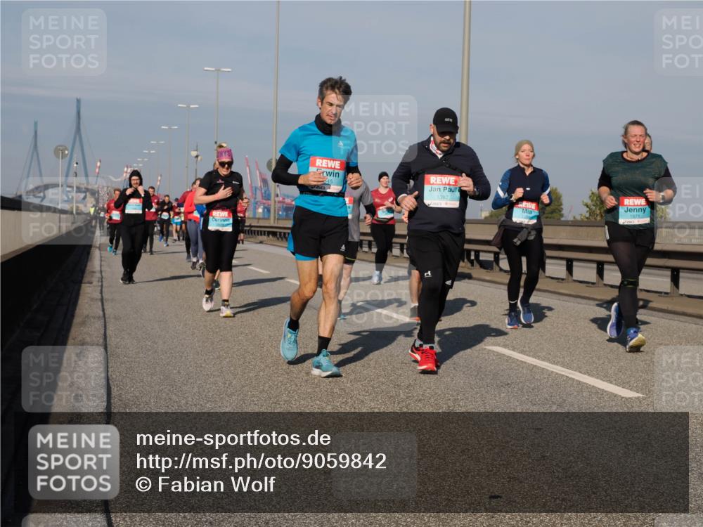 03.10.2025 - Köhlbrandbrückenlauf Fabian Wolf http://msf.ph/oto/9059842 03.10.2025 10:05:01 Position 3 1382, 1571 meine-sportfotos.de
