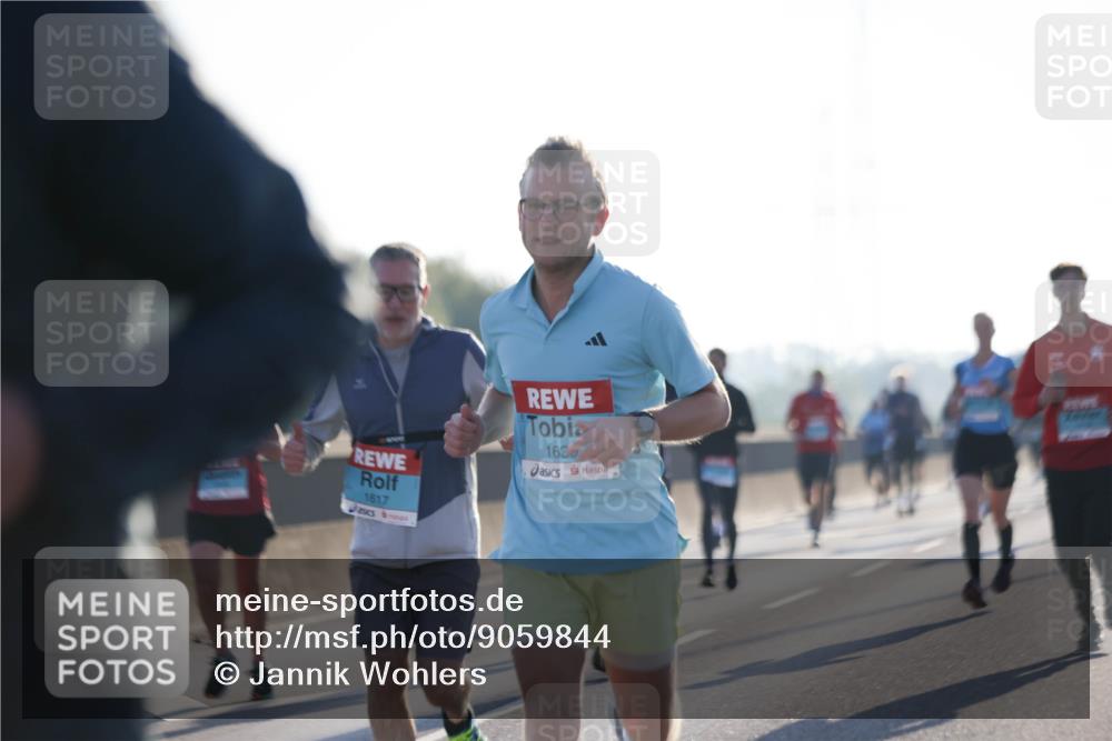 03.10.2025 - Köhlbrandbrückenlauf Jannik Wohlers http://msf.ph/oto/9059844 03.10.2025 09:14:32 Position 3 1617, 1635 meine-sportfotos.de