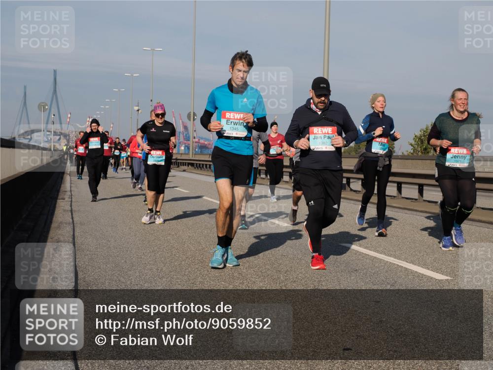 03.10.2025 - Köhlbrandbrückenlauf Fabian Wolf http://msf.ph/oto/9059852 03.10.2025 10:05:01 Position 3 1345, 1382, 1571 meine-sportfotos.de