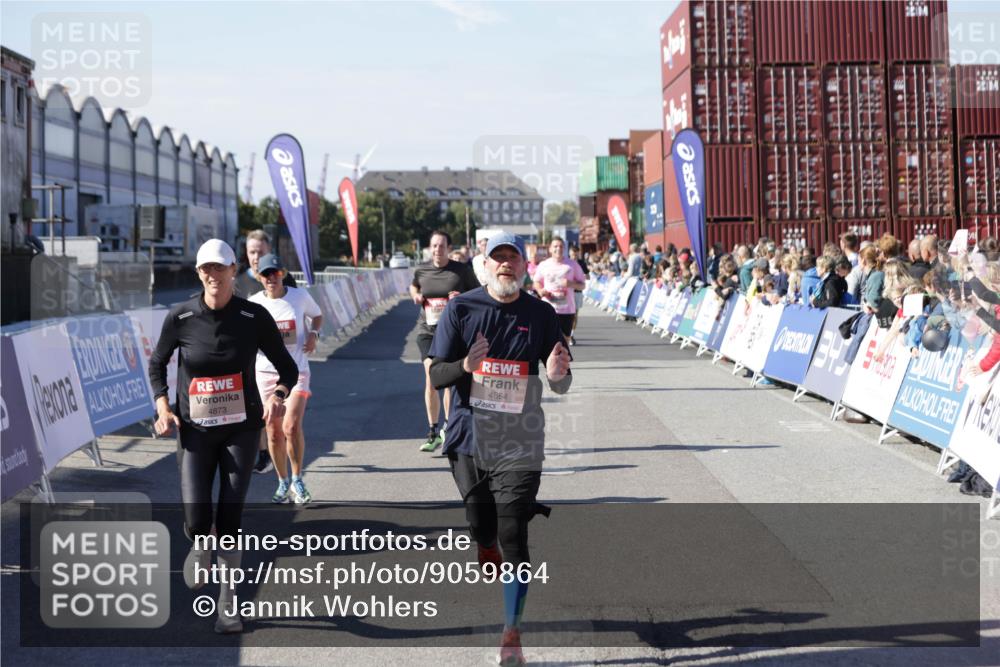 03.10.2025 - Köhlbrandbrückenlauf Jannik Wohlers http://msf.ph/oto/9059864 03.10.2025 13:12:35 Ziel 4048, 4189, 4609, 4638, 4700, 4745, 4858, 4864, 4873, 4973, 5874, 6466, 6588 meine-sportfotos.de
