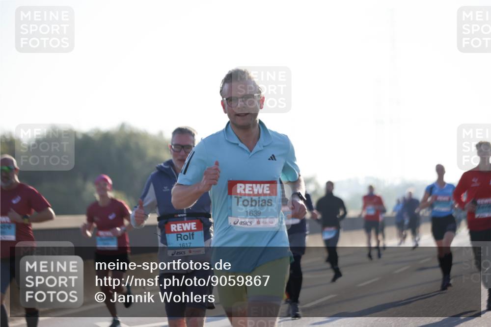 03.10.2025 - Köhlbrandbrückenlauf Jannik Wohlers http://msf.ph/oto/9059867 03.10.2025 09:14:32 Position 3 1617, 1639 meine-sportfotos.de