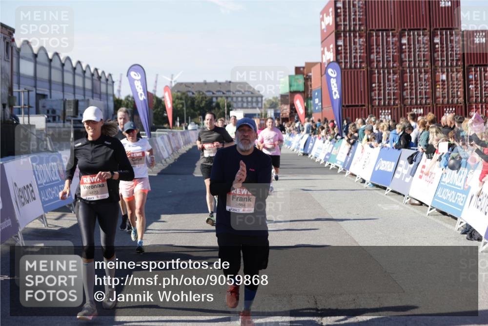 03.10.2025 - Köhlbrandbrückenlauf Jannik Wohlers http://msf.ph/oto/9059868 03.10.2025 13:12:35 Ziel 4048, 4189, 4609, 4638, 4700, 4745, 4858, 4864, 4873, 4973, 5874, 6466, 6588 meine-sportfotos.de