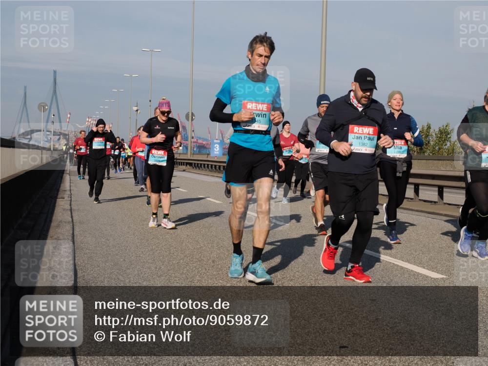 03.10.2025 - Köhlbrandbrückenlauf Fabian Wolf http://msf.ph/oto/9059872 03.10.2025 10:05:01 Position 3 2828, 1345, 1382, 2298 meine-sportfotos.de