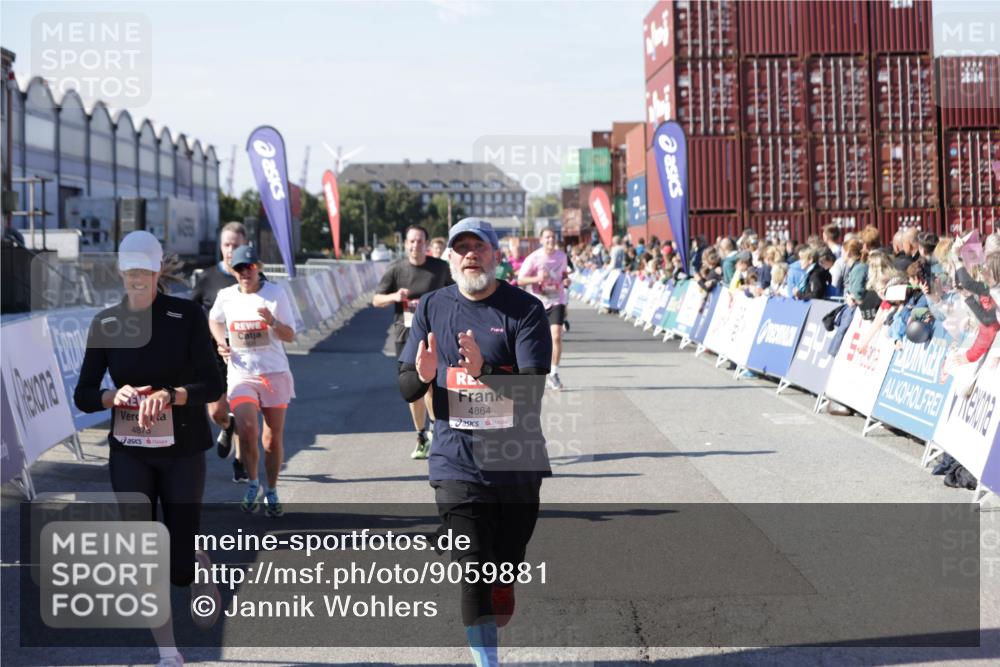03.10.2025 - Köhlbrandbrückenlauf Jannik Wohlers http://msf.ph/oto/9059881 03.10.2025 13:12:36 Ziel 4048, 4189, 4609, 4638, 4700, 4745, 4858, 4864, 4873, 4973, 5874, 6466, 6588 meine-sportfotos.de
