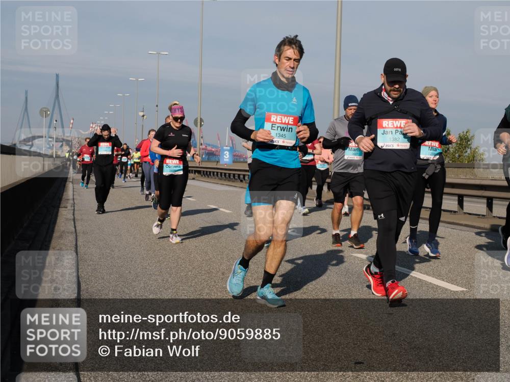03.10.2025 - Köhlbrandbrückenlauf Fabian Wolf http://msf.ph/oto/9059885 03.10.2025 10:05:01 Position 3 1345, 1382, 2298 meine-sportfotos.de