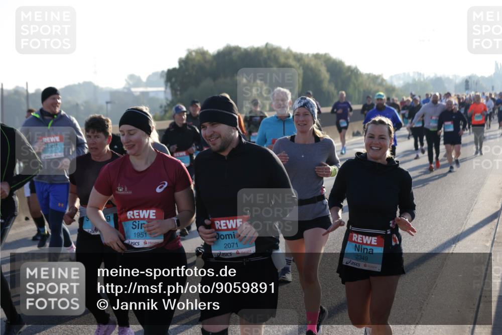 03.10.2025 - Köhlbrandbrückenlauf Jannik Wohlers http://msf.ph/oto/9059891 03.10.2025 09:22:24 Position 3 1951, 2071, 2349 meine-sportfotos.de