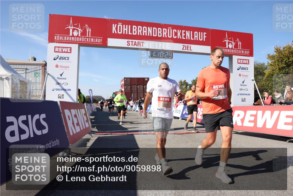 03.10.2025 - Köhlbrandbrückenlauf Lena Gebhardt http://msf.ph/oto/9059898 03.10.2025 13:10:29 Ziel 4147, 4386, 4429, 4479, 4710, 4711, 4774, 5229, 5383, 5689, 5738, 5889, 6024, 6177, 6294, 6779, 6781, 6782 meine-sportfotos.de