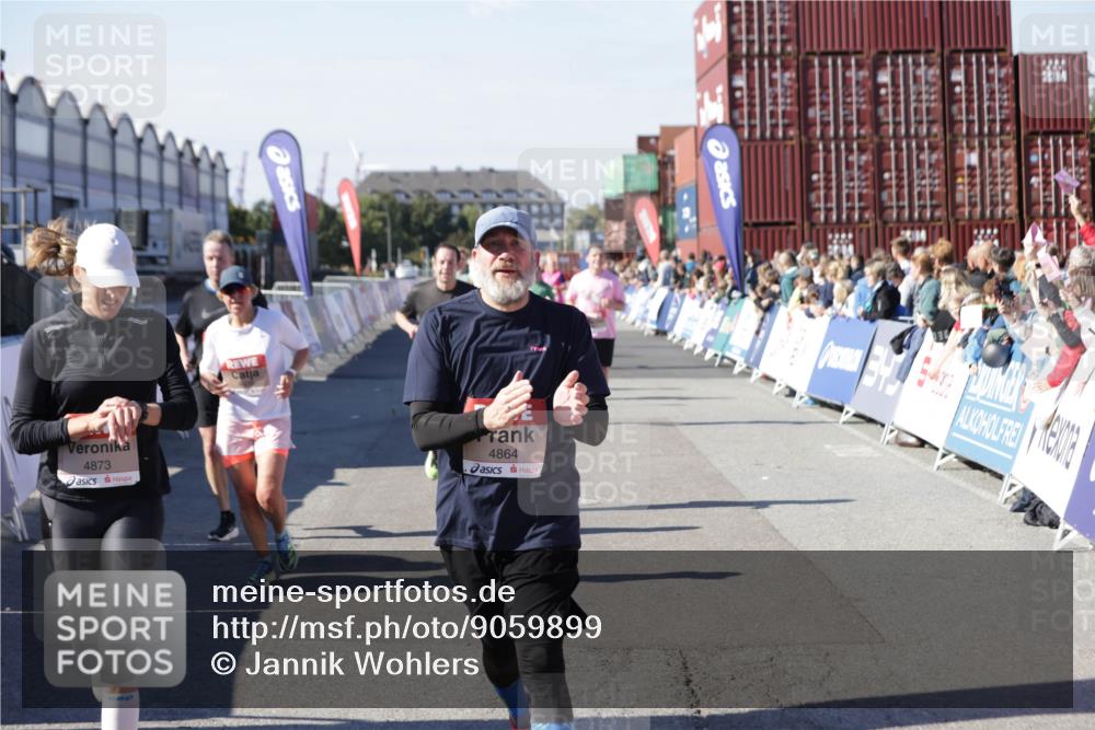 03.10.2025 - Köhlbrandbrückenlauf Jannik Wohlers http://msf.ph/oto/9059899 03.10.2025 13:12:36 Ziel 4048, 4189, 4609, 4638, 4700, 4745, 4858, 4864, 4873, 4973, 5874, 6466, 6588 meine-sportfotos.de