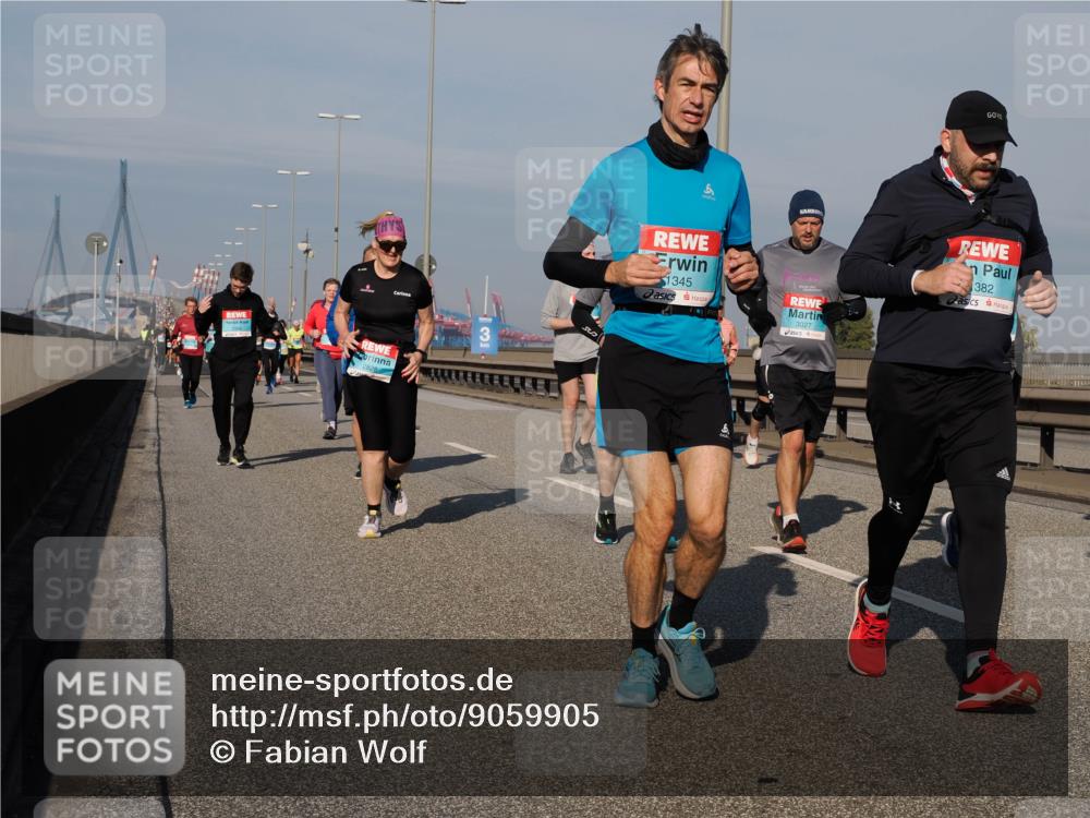 03.10.2025 - Köhlbrandbrückenlauf Fabian Wolf http://msf.ph/oto/9059905 03.10.2025 10:05:02 Position 3 1345, 3027, 382 meine-sportfotos.de