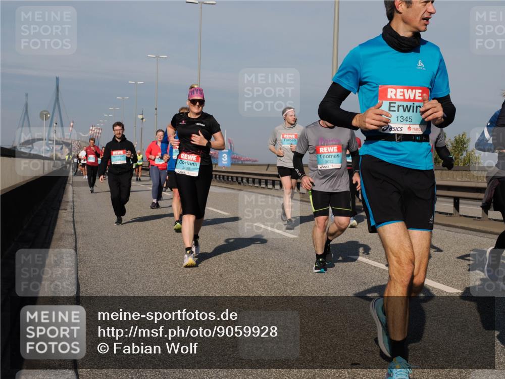03.10.2025 - Köhlbrandbrückenlauf Fabian Wolf http://msf.ph/oto/9059928 03.10.2025 10:05:02 Position 3 2828, 3022, 525, 6, 1345 meine-sportfotos.de