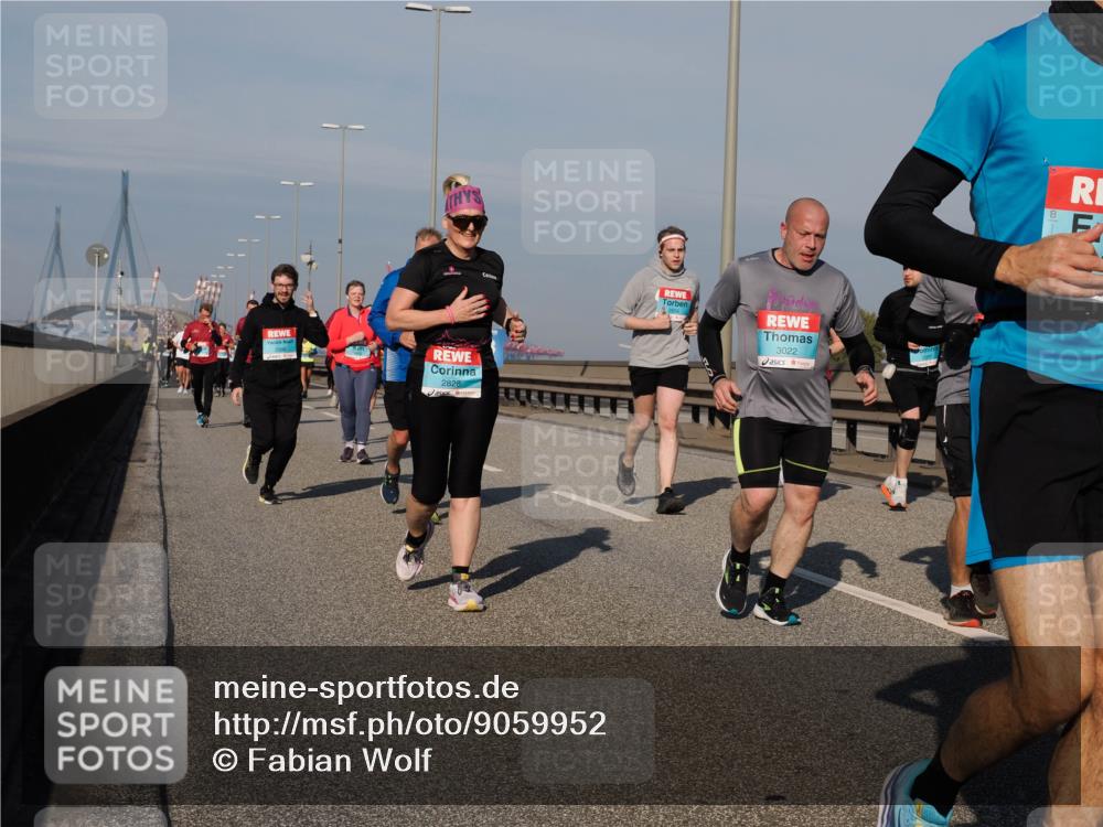 03.10.2025 - Köhlbrandbrückenlauf Fabian Wolf http://msf.ph/oto/9059952 03.10.2025 10:05:03 Position 3 2828, 3022 meine-sportfotos.de