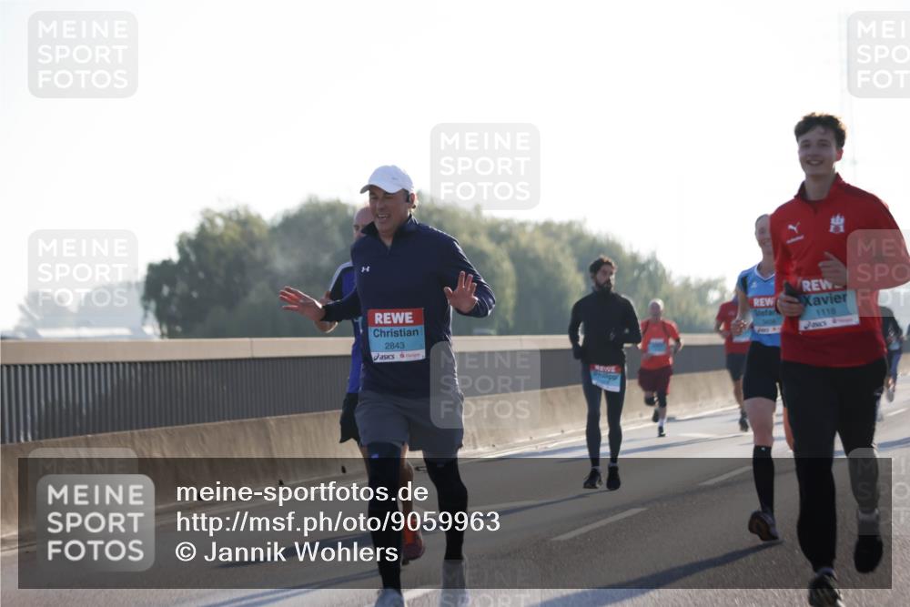 03.10.2025 - Köhlbrandbrückenlauf Jannik Wohlers http://msf.ph/oto/9059963 03.10.2025 09:14:35 Position 3 2843, 1118 meine-sportfotos.de