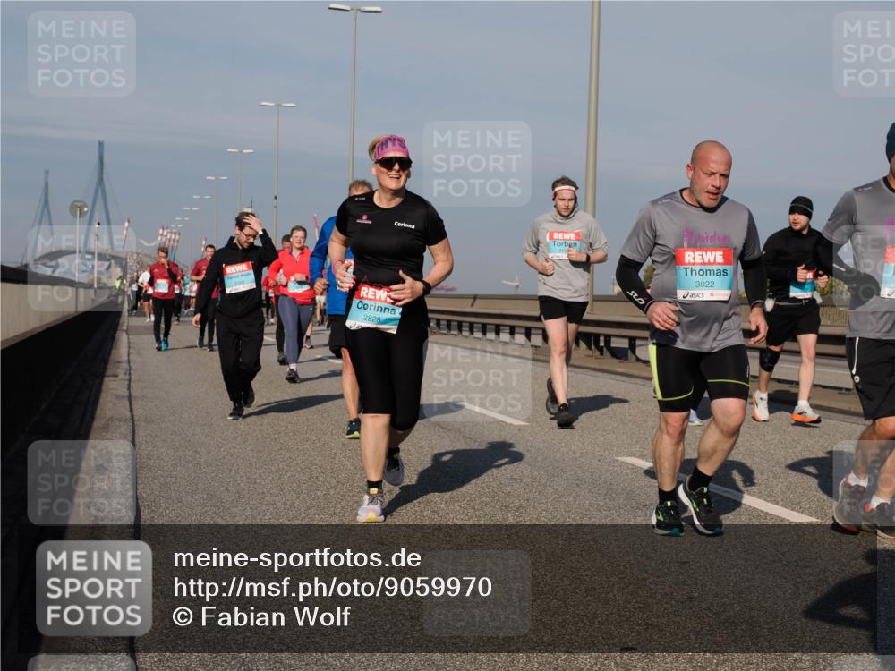 03.10.2025 - Köhlbrandbrückenlauf Fabian Wolf http://msf.ph/oto/9059970 03.10.2025 10:05:03 Position 3 2828, 5, 3022 meine-sportfotos.de