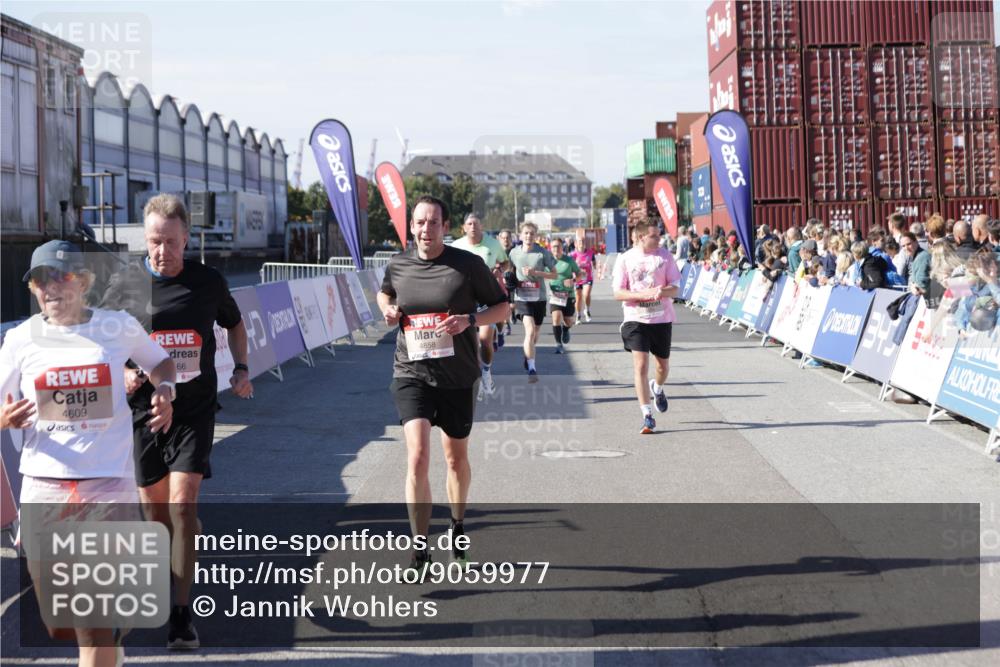 03.10.2025 - Köhlbrandbrückenlauf Jannik Wohlers http://msf.ph/oto/9059977 03.10.2025 13:12:38 Ziel 4048, 4189, 4391, 4392, 4527, 4609, 4638, 4700, 4858, 4864, 4873, 4973, 5874, 6466, 6588 meine-sportfotos.de