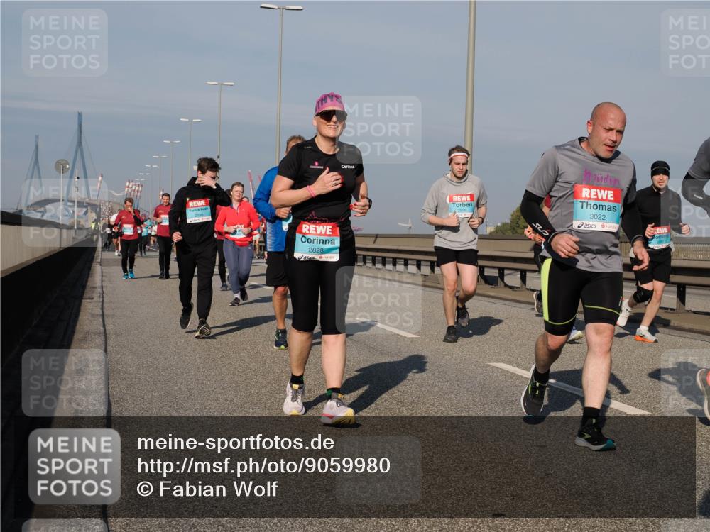 03.10.2025 - Köhlbrandbrückenlauf Fabian Wolf http://msf.ph/oto/9059980 03.10.2025 10:05:03 Position 3 2396, 2828, 2556, 525, 3022 meine-sportfotos.de