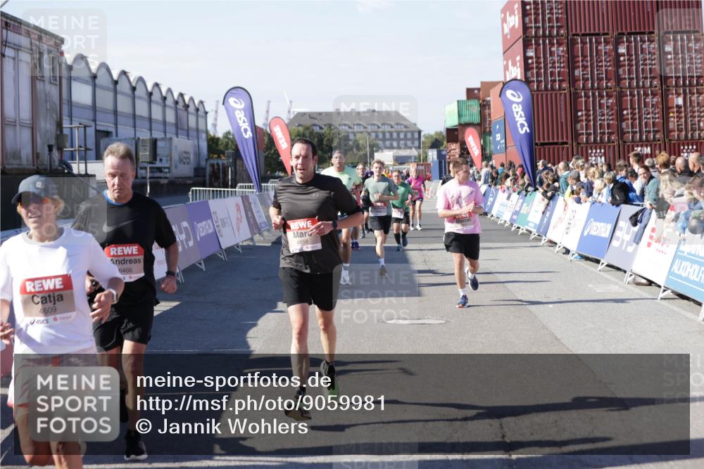 03.10.2025 - Köhlbrandbrückenlauf Jannik Wohlers http://msf.ph/oto/9059981 03.10.2025 13:12:38 Ziel 4048, 4189, 4391, 4392, 4527, 4609, 4638, 4700, 4858, 4864, 4873, 4973, 5874, 6466, 6588 meine-sportfotos.de