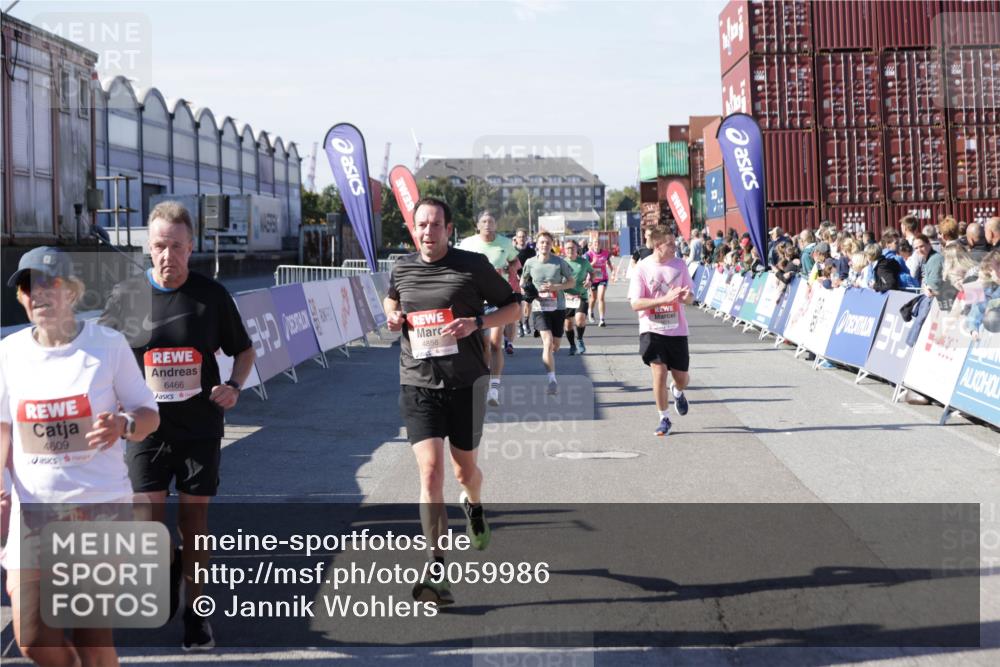 03.10.2025 - Köhlbrandbrückenlauf Jannik Wohlers http://msf.ph/oto/9059986 03.10.2025 13:12:38 Ziel 4048, 4189, 4391, 4392, 4527, 4609, 4638, 4700, 4858, 4864, 4873, 4973, 5874, 6466, 6588 meine-sportfotos.de