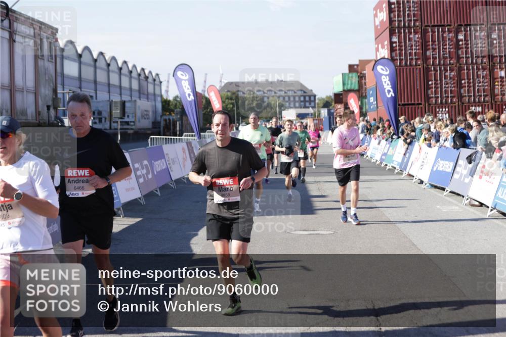 03.10.2025 - Köhlbrandbrückenlauf Jannik Wohlers http://msf.ph/oto/9060000 03.10.2025 13:12:38 Ziel 4048, 4189, 4391, 4392, 4527, 4609, 4638, 4700, 4858, 4864, 4873, 4973, 5874, 6466, 6588 meine-sportfotos.de