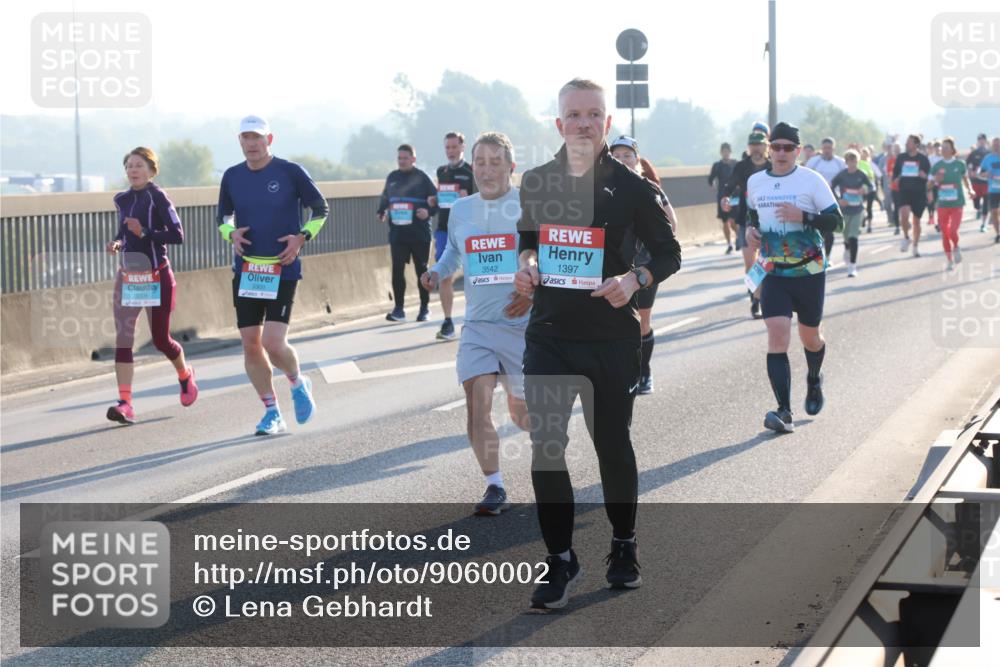 03.10.2025 - Köhlbrandbrückenlauf Lena Gebhardt http://msf.ph/oto/9060002 03.10.2025 09:19:05 Position 1 3542, 1397 meine-sportfotos.de