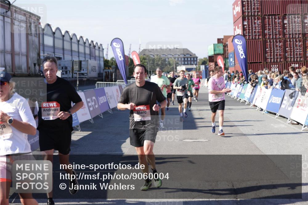 03.10.2025 - Köhlbrandbrückenlauf Jannik Wohlers http://msf.ph/oto/9060004 03.10.2025 13:12:38 Ziel 4048, 4189, 4391, 4392, 4527, 4609, 4638, 4700, 4858, 4864, 4873, 4973, 5874, 6466, 6588 meine-sportfotos.de