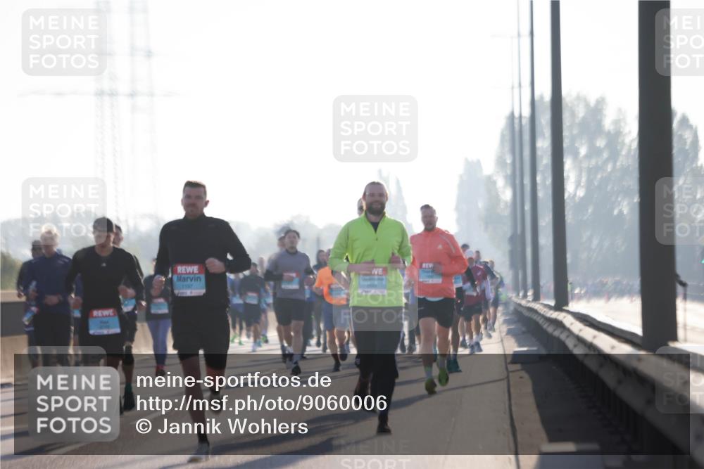 03.10.2025 - Köhlbrandbrückenlauf Jannik Wohlers http://msf.ph/oto/9060006 03.10.2025 09:14:36 Position 3 1197, 2889 meine-sportfotos.de