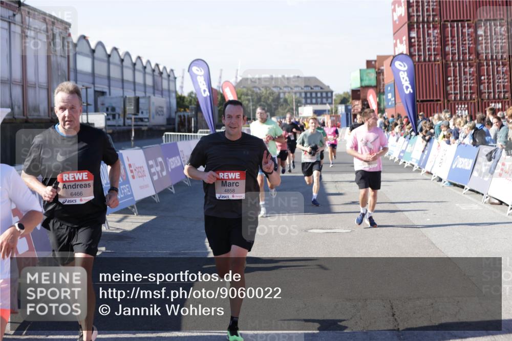 03.10.2025 - Köhlbrandbrückenlauf Jannik Wohlers http://msf.ph/oto/9060022 03.10.2025 13:12:38 Ziel 4048, 4189, 4391, 4392, 4527, 4609, 4638, 4700, 4858, 4864, 4873, 4973, 5874, 6466, 6588 meine-sportfotos.de