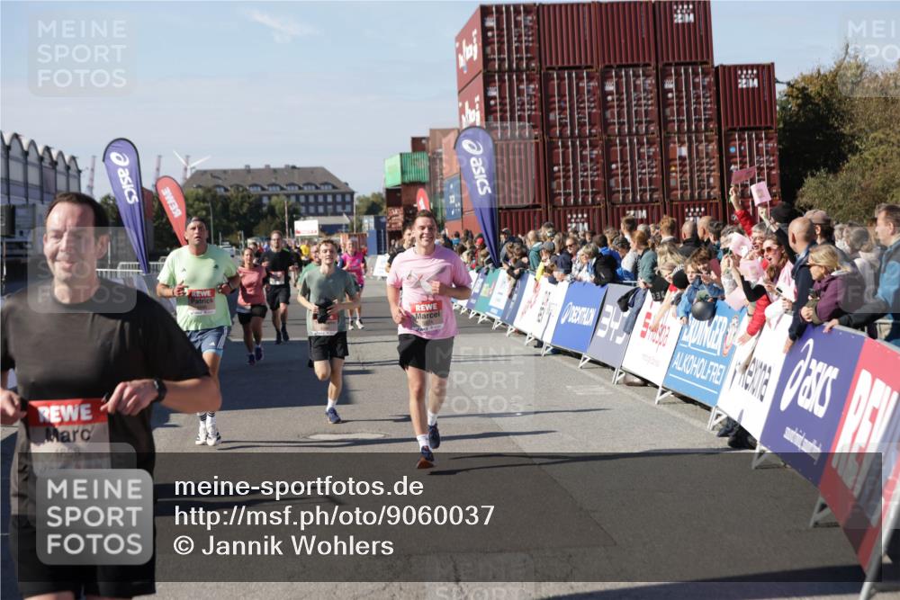 03.10.2025 - Köhlbrandbrückenlauf Jannik Wohlers http://msf.ph/oto/9060037 03.10.2025 13:12:39 Ziel 4048, 4189, 4391, 4392, 4527, 4609, 4638, 4700, 4855, 4858, 4864, 4873, 4973, 4975, 5874, 6466, 6588 meine-sportfotos.de