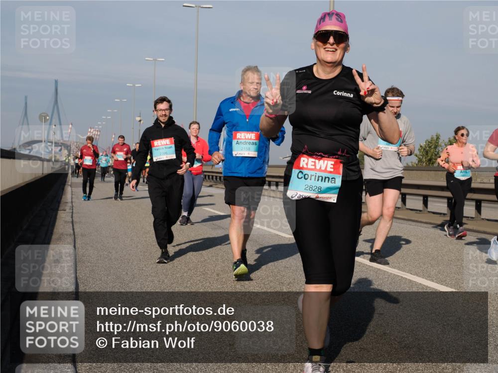 03.10.2025 - Köhlbrandbrückenlauf Fabian Wolf http://msf.ph/oto/9060038 03.10.2025 10:05:05 Position 3 2396, 2158, 2828, 1683 meine-sportfotos.de