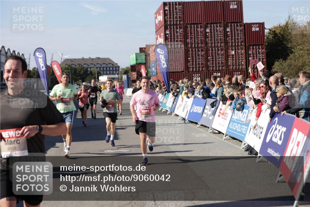 03.10.2025 - Köhlbrandbrückenlauf Jannik Wohlers http://msf.ph/oto/9060042 03.10.2025 13:12:39 Ziel 4048, 4189, 4391, 4392, 4527, 4609, 4638, 4700, 4855, 4858, 4864, 4873, 4973, 4975, 5874, 6466, 6588 meine-sportfotos.de