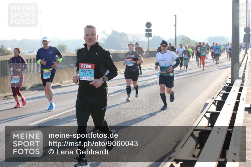 03.10.2025 - Köhlbrandbrückenlauf Lena Gebhardt http://msf.ph/oto/9060043 03.10.2025 09:19:06 Position 1 1397 meine-sportfotos.de