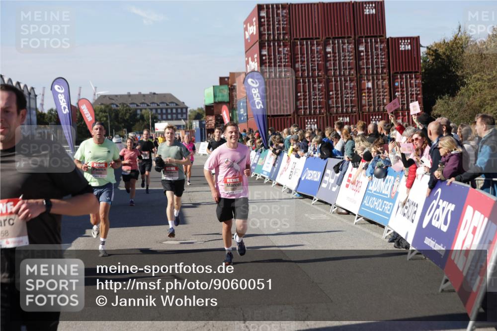 03.10.2025 - Köhlbrandbrückenlauf Jannik Wohlers http://msf.ph/oto/9060051 03.10.2025 13:12:39 Ziel 4048, 4189, 4391, 4392, 4527, 4609, 4638, 4700, 4855, 4858, 4864, 4873, 4973, 4975, 5874, 6466, 6588 meine-sportfotos.de