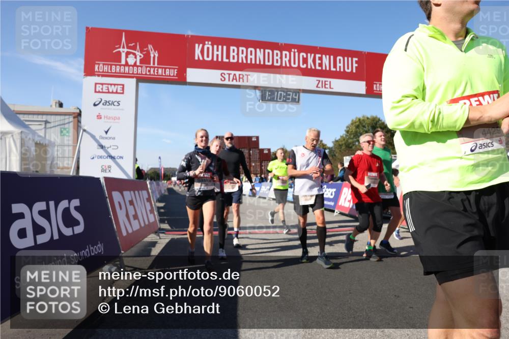 03.10.2025 - Köhlbrandbrückenlauf Lena Gebhardt http://msf.ph/oto/9060052 03.10.2025 13:10:35 Ziel 4386, 4429, 4514, 4710, 4711, 4774, 5229, 5383, 5410, 5689, 5738, 5889, 6024, 6177, 6269, 6273, 6294, 6779, 6781, 6782 meine-sportfotos.de