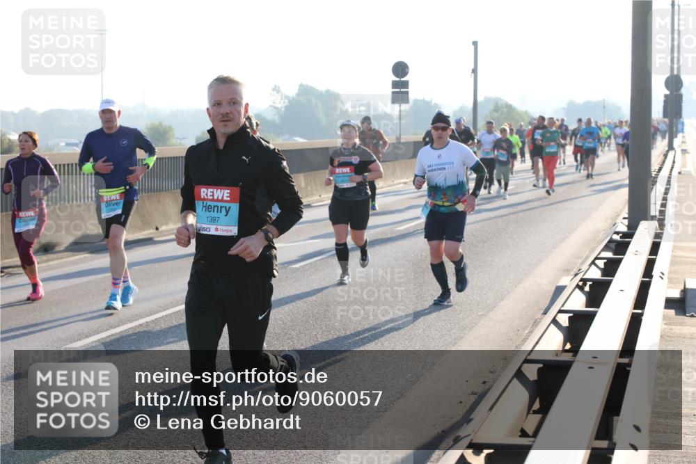 03.10.2025 - Köhlbrandbrückenlauf Lena Gebhardt http://msf.ph/oto/9060057 03.10.2025 09:19:06 Position 1 1397 meine-sportfotos.de