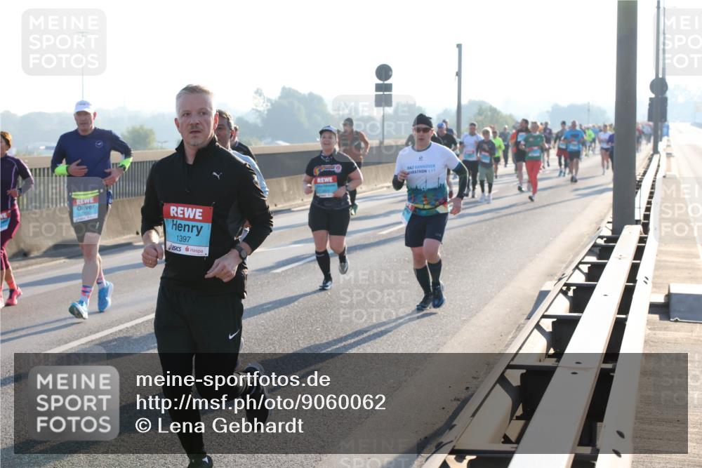 03.10.2025 - Köhlbrandbrückenlauf Lena Gebhardt http://msf.ph/oto/9060062 03.10.2025 09:19:06 Position 1 1397 meine-sportfotos.de